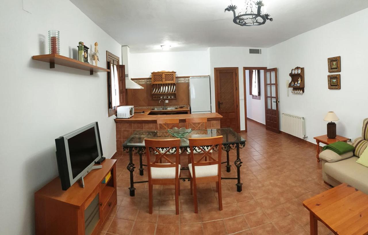 Apartamentos Turisticos Rurales Dos Fuentes Кордоба Екстериор снимка