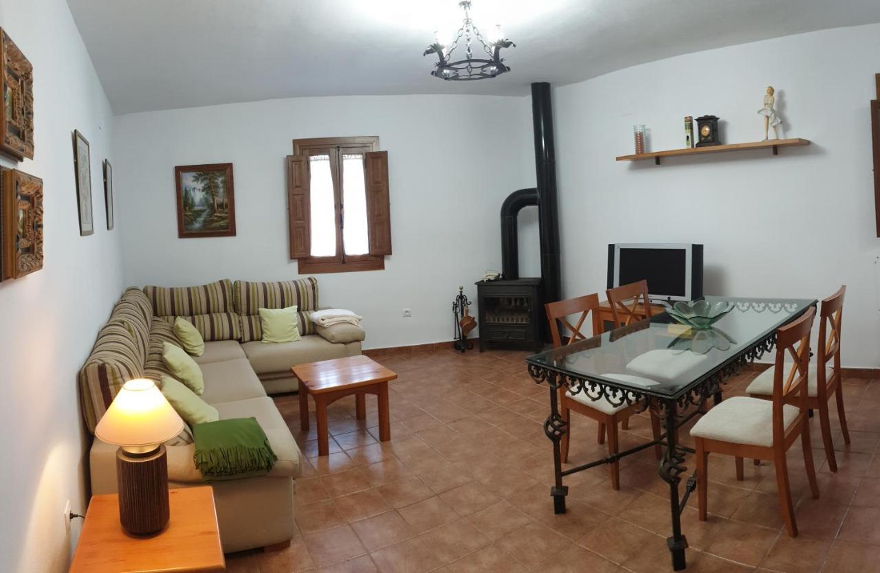 Apartamentos Turisticos Rurales Dos Fuentes Кордоба Екстериор снимка