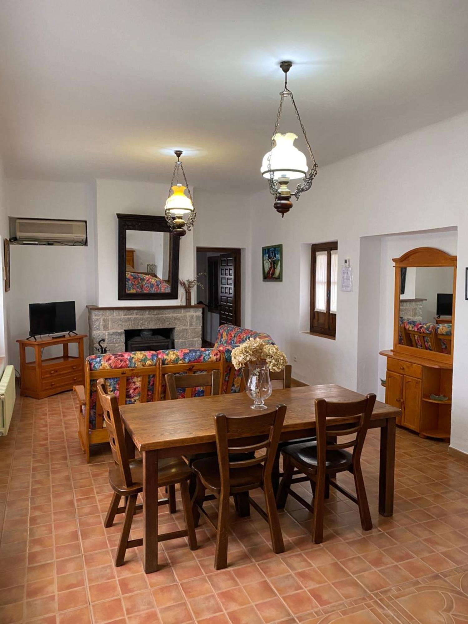 Apartamentos Turisticos Rurales Dos Fuentes Кордоба Екстериор снимка